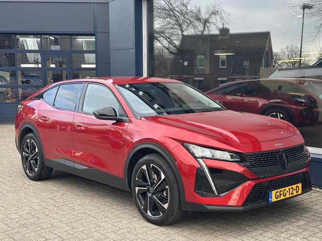 Peugeot 408 1.2 Turbo 130 PK Allure Pack | Automaat | 1e Eigenaarsauto met Slechts 14.000 KM ! | Navigatie | 19" Lichtmetalen Velgen | Stoel- / Stuur- en Voorruitverwarming | Keyless Entry | Digitaal Dashboard | Adaptieve Cruise Control | Draadloze Telefoonlader |