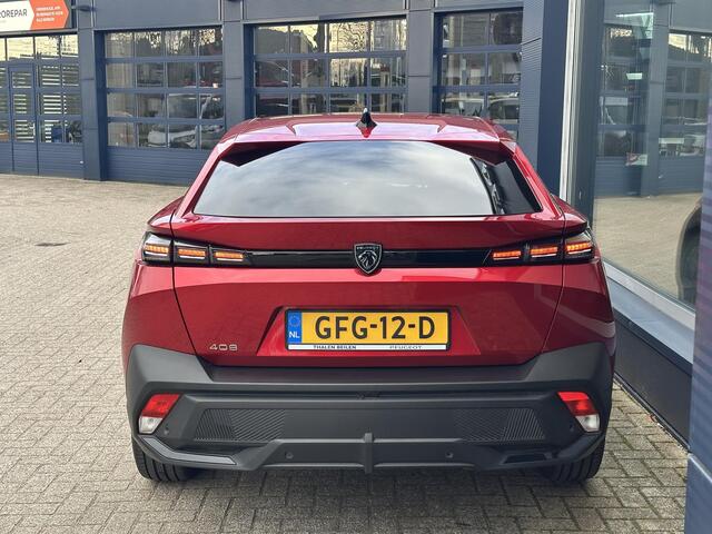 Peugeot 408 1.2 Turbo 130 PK Allure Pack | Automaat | 1e Eigenaarsauto met Slechts 14.000 KM ! | Navigatie | 19" Lichtmetalen Velgen | Stoel- / Stuur- en Voorruitverwarming | Keyless Entry | Digitaal Dashboard | Adaptieve Cruise Control | Draadloze Telefoonlader |