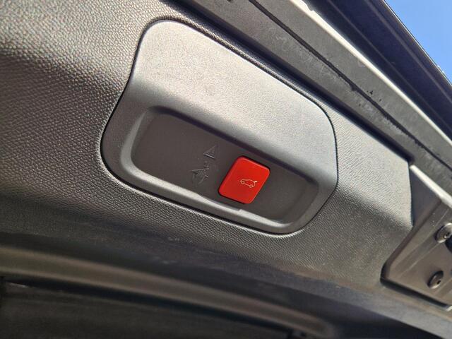 Peugeot 408 1.6 HYbrid GT 180 EAT8 | Panorama Dak | Focal | 20INCH | Elektrische Kofferklep | Climate & Adaptive Cruise Control |