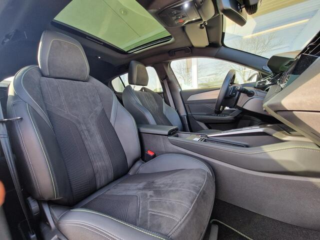 Peugeot 408 1.6 HYbrid GT 180 EAT8 | Panorama Dak | Focal | 20INCH | Elektrische Kofferklep | Climate & Adaptive Cruise Control |