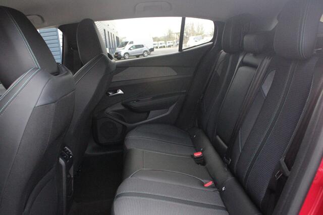 Peugeot 408 1.2 Hybrid 145PK e-DCS6 ALLURE | ACHTERUITRIJ CAMERA | KEYLESS ENTRY/START | DRAADLOOS APPLE CARPLAY/ANDROID AUTO | DRAADLOOS TELEFOONLADEN | DAB+ RADIO | NAVIGATIE | ADAPTIVE CRUISE CONTROL | 19" LICHTMETALEN VELGEN | PARKEERSENSOREN ACHTER |