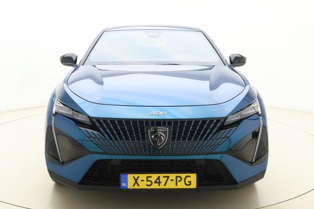 Peugeot 408 1.6 HYbrid GT 225 EAT8 First Edition Nappa Leer l AGR l Stoelverwarming- en Massage l Trekhaak l Camera l LED l 3D i-Cockpit l Adaptive Cruise Control l Climate control l Wireless Apple Carplay & Android Auto l