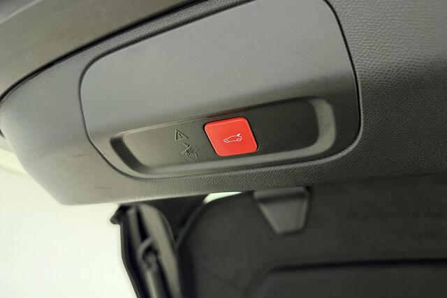 Peugeot 408 1.6 HYbrid GT 225 EAT8 First Edition Nappa Leer l AGR l Stoelverwarming- en Massage l Trekhaak l Camera l LED l 3D i-Cockpit l Adaptive Cruise Control l Climate control l Wireless Apple Carplay & Android Auto l