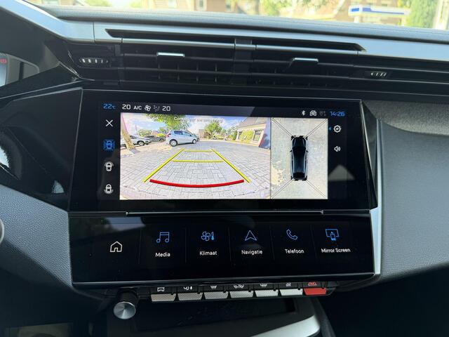 Peugeot 408 1.6 HYbrid 225 EAT8 Allure Avantage | Tot 8 jaar Garantie | Stekkerhybride | Slechts 4121 KM | 360 Graden Camera | Digitaal Dashboard | Dode Hoek Bewaking | LED Verlichting | Stoel & Stuurverwarming | Draadloos Apple Carplay & Android auto | Lichtmetalen velgen | Groot Multimedia Scherm |