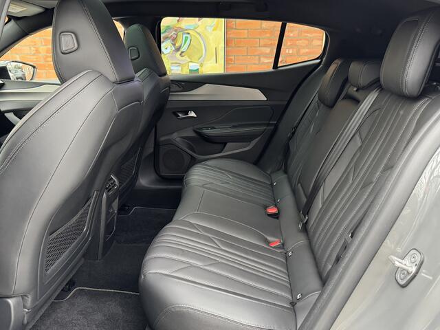 Peugeot 408 HYbrid 225 EAT8 GT | Schuifdak | Keyless | Memory seats | Dodehoekdetectie | Camera voor + achter | Adaptive Cruise Control |