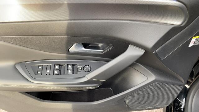 Peugeot 408 1.6 HYbrid 225 GT – foto 10
