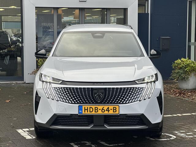 Peugeot 5008 1.2 Hybrid 136pk Allure | 360 Parkeercamera/-sensoren | Adaptieve Cruise Control | Navigatie | Draadloze telefoonlader | Climate Control | Stuurverwarming | Draadloze Apple Carplay/Android Auto | Full LED | LM velgen |