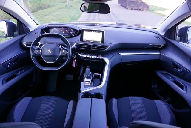 Peugeot 5008 1.2 PureTech Active Automaat |131 pk |Metallic blauw |Parkeersensoren |Navigatie |DAB |Carplay |Android auto |Lichtmetalen velgen