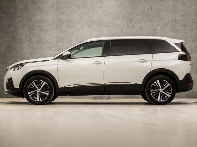 Peugeot 5008 1.2 PureTech Sport 7 Persoons Automaat (APPLE CARPLAY, STOELVERWARMING, LEDER, GROOT NAVI, 360 CAMERA, KEYLESS, SPORTSTOELEN, GETINT GLAS, CRUISE, NIEUWE APK, NIEUWSTAAT)