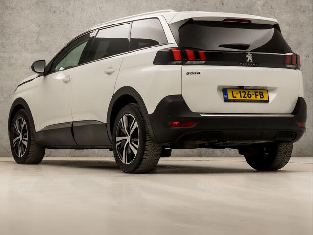 Peugeot 5008 1.2 PureTech Sport 7 Persoons Automaat (APPLE CARPLAY, STOELVERWARMING, LEDER, GROOT NAVI, 360 CAMERA, KEYLESS, SPORTSTOELEN, GETINT GLAS, CRUISE, NIEUWE APK, NIEUWSTAAT)