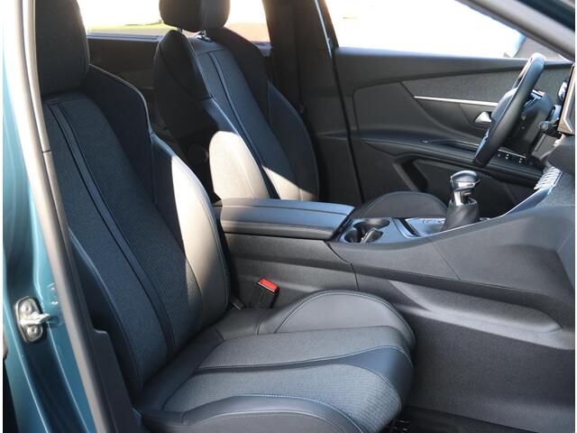Peugeot 5008 1.2 130PK Active Pack | LED | Navigatie | Climate Control | Cruise Control | 18"LMV | AppleCarPlay/AndroidAuto | 7 Persoons |