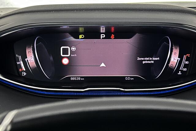 Peugeot 5008 1.6 PureTech Black Pack | Elektrisch glazen panoramadak | LED | Half lederen bekleding | Apple carplay