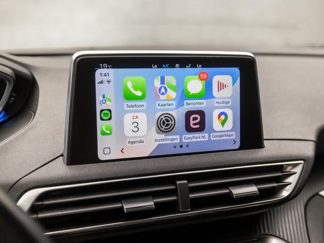 Peugeot 5008 1.2 PureTech Sport 7 Persoons (APPLE CARPLAY, GROOT NAVI, TREKHAAK, LEDEREN SPORTSTOELEN, 360 CAMERA, ADAPTIVE CRUISE, GETINT GLAS, PARKEERSENSOREN, NIEUWE APK, NIEUWSTAAT)