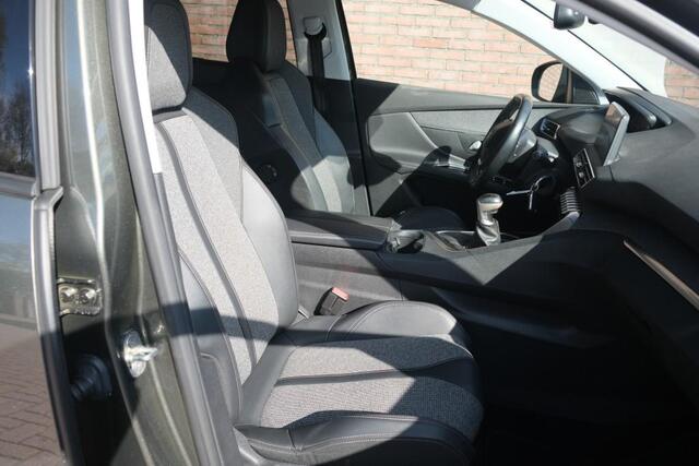 Peugeot 5008 1.2 PureTech 130pk Allure | Navi | Climate | Cruise | Camera | 19" velgen