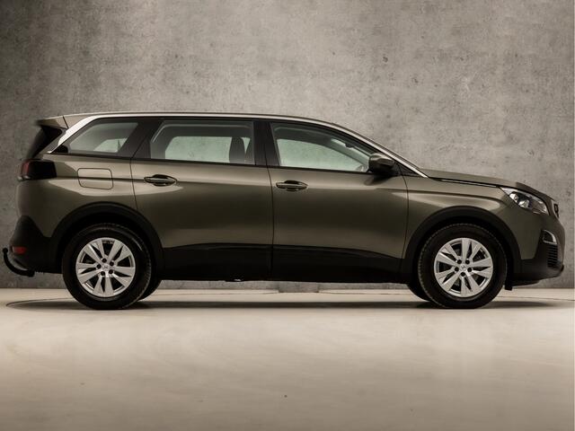 Peugeot 5008 1.2 PureTech Sport 7 Persoons (APPLE CARPLAY, GROOT NAVI, TREKHAAK, DAB+, SPORTSTOELEN, PARKEERSENSOREN, CRUISE, NIEUWSTAAT)