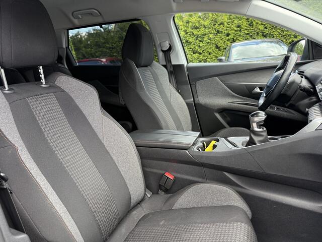 Peugeot 5008 130pk PT Premium 7p., Camera | Trekhaak | 18inch