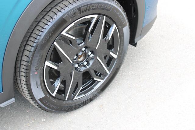 Peugeot 5008 1.2 Hybrid 145 Allure 360 Camera / Navigatie