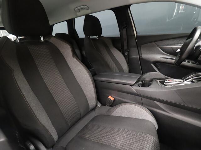 Peugeot 5008 1.2 PureTech Business Premium 7P [APPLE CARPLAY, DIGITAL DASH, CRUISE CONTROL, FLIPPERS, CLIMATE CONTROL, NAVIGATIE, NIEUWSTAAT]