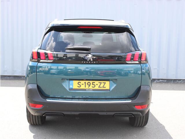 Peugeot 5008 1.2 PureTech Allure Automaat/ Schuifdak / El.stoelen / Trekhaak/ Focal