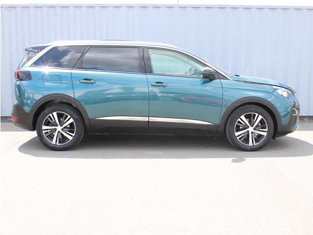 Peugeot 5008 1.2 PureTech Allure Automaat/ Schuifdak / El.stoelen / Trekhaak/ Focal