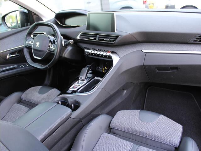 Peugeot 5008 1.2 PureTech Premium Avantage Automaat | Navi / Panoramadak / Camera