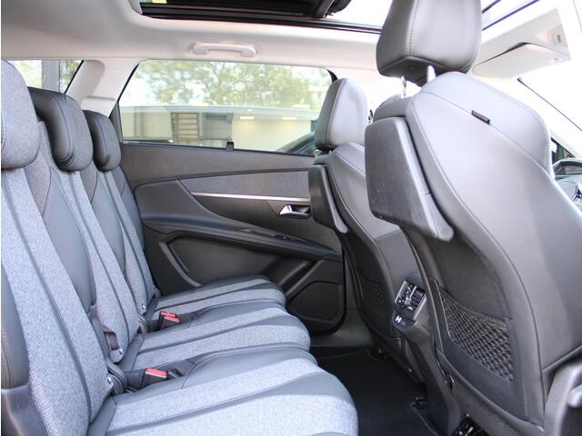 Peugeot 5008 1.2 PureTech Premium Avantage Automaat | Navi / Panoramadak / Camera