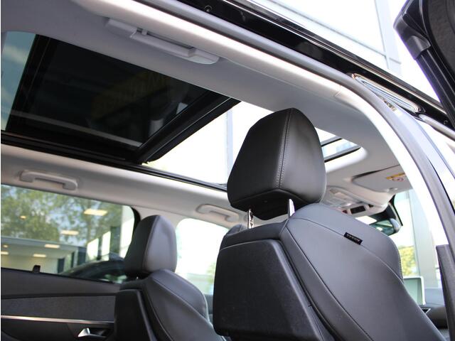 Peugeot 5008 1.2 PureTech Premium Avantage Automaat | Navi / Panoramadak / Camera