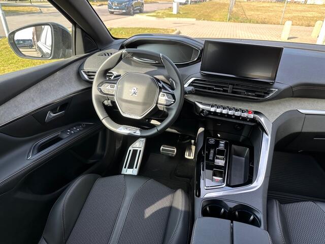 Peugeot 5008 1.2 7P GT BLACKPACK