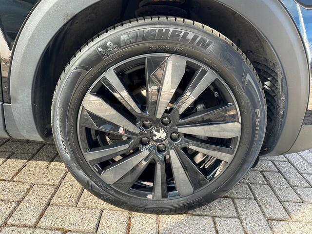 Peugeot 5008 1.2 7P GT BLACKPACK