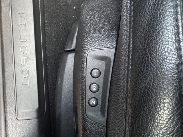 Peugeot 5008 1.2 Allure 7 zits Automaat Prijs Inclusief Onderhoud & 12 Maand BOVAG Garantie Keyless | Pano | Trekhaak | Camera