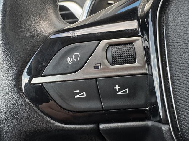 Peugeot 5008 1.2 Allure 7 zits Automaat Prijs Inclusief Onderhoud & 12 Maand BOVAG Garantie Keyless | Pano | Trekhaak | Camera