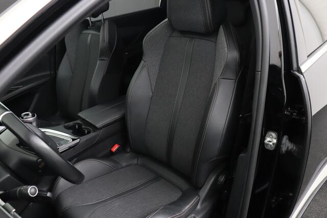 Peugeot 5008 1.2 GT-Line 7-Persoons Pano-dak Camera Trekhaak 19' LMV