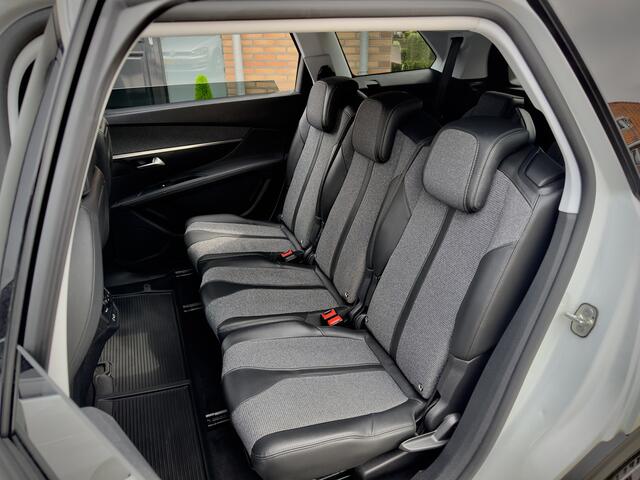 Peugeot 5008 1.2 AUT8 PURE TECH BLUE PREMIUM 131PK 7PERS LEDER NAVI CAMERA DIGI-DASH APPLE-CARPLAY LED LMV PDC