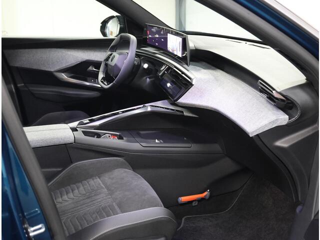 Peugeot 5008 e-5008 GT Avantage 73 kWh 215PK | AUTOMAAT | AppleCarPlay/AndroidAuto | Adaptive Cruise Control | Verwarmbare Voorstoelen | 360'Camera | Alcantara/Leer | Sfeerverlichting | Virt.Cockpit | Keyless | Two-tone | Elektrische Klep |