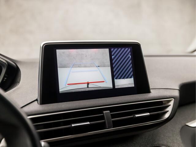 Peugeot 5008 1.2 PureTech Sport 7 Persoons Automaat (APPLE CARPLAY, GROOT NAVI, 360 CAMERA, SPORTSTOELEN, TREKHAAK, LM VELGEN, NIEUWE APK, NIEUWSTAAT)