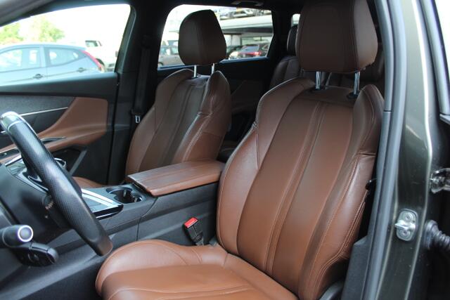 Peugeot 5008 1.2 PureTech Blue Lease GT-Line 7 pers. Leder, Panodak, Cruise, Climate, Camera, Trekhaak