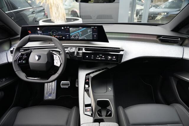 Peugeot 5008 1.2 Hybrid 145 GT 7p 145pk Panoramadak/Navigatie/360Camera