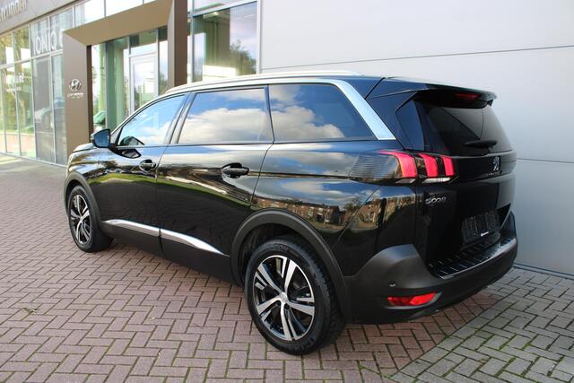 Peugeot 5008 1.2 PureTech 130pk Allure Automaat 7-zits Leer Airco Navi Carplay Camera