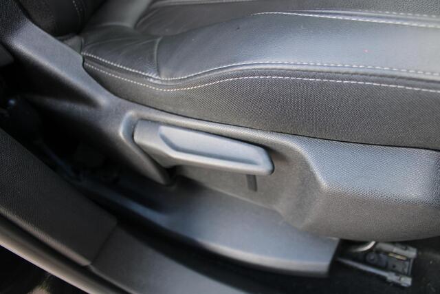 Peugeot 5008 1.2 PureTech 130pk Allure Automaat 7-zits Leer Airco Navi Carplay Camera
