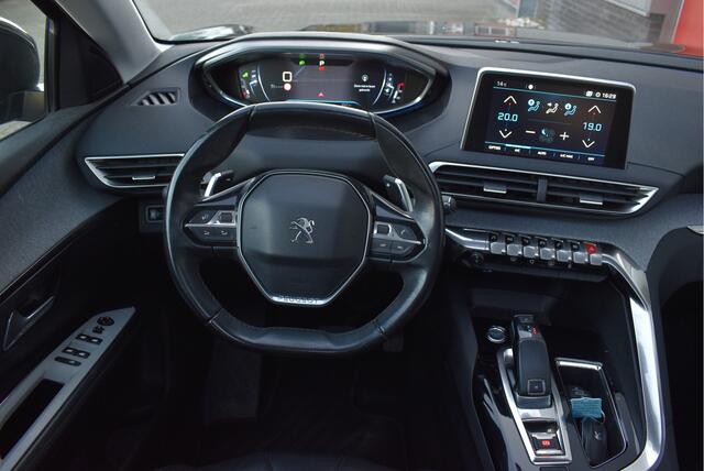 Peugeot 5008 1.2 PureTech Allure 7 pers. Panorama, Trekhaak, Cruise, Virtual cockpit, 360", Carplay