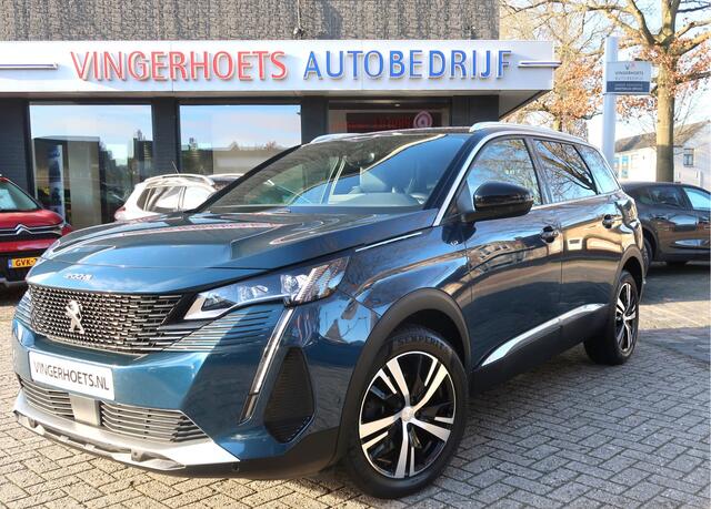 Peugeot 5008 130 Pk * Dikke GT * 7-Persoons * Super Luxe * Navigatie * Alcantara / Lederen Bekleding * Dodehoekbewakingsysteem * Achteruitrij Camera * Elektrisch bed. Achterklep * Adaptive Cruise & Climate Control * DAB Radio * Vingerhoets; Vierde Generatie Eerstekla