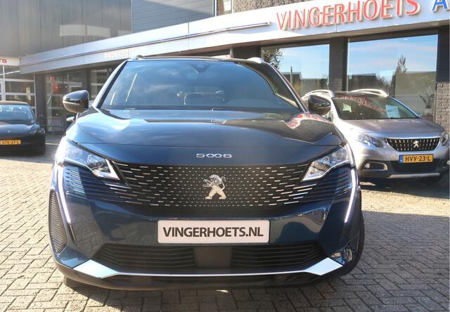 Peugeot 5008 130 Pk * Dikke GT * 7-Persoons * Super Luxe * Navigatie * Alcantara / Lederen Bekleding * Dodehoekbewakingsysteem * Achteruitrij Camera * Elektrisch bed. Achterklep * Adaptive Cruise & Climate Control * DAB Radio * Vingerhoets; Vierde Generatie Eerstekla
