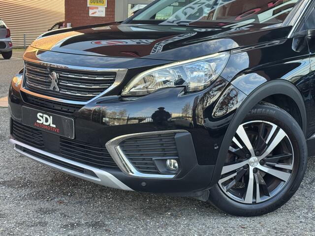 Peugeot 5008 1.2 PureTech Allure // 7 PERSOONS!! // NAVI // CAMERA // CLIMA // CRUISE // LEDER // DODENHOEK SENSOR //