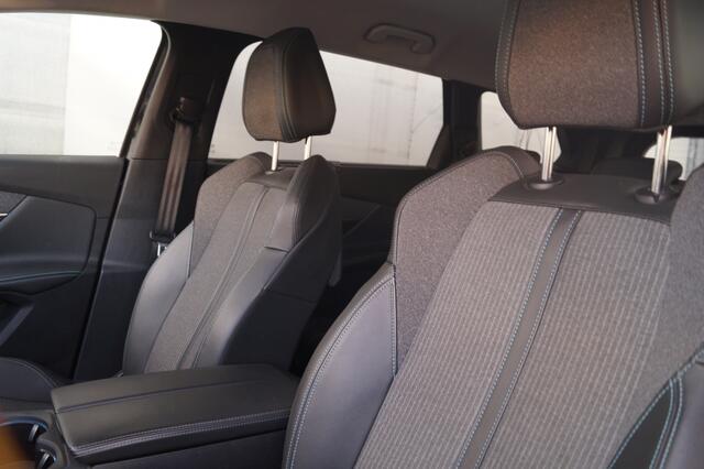 Peugeot 5008 1.2 PureTech Automaat Allure 7-persoons -NAVI-ECC-