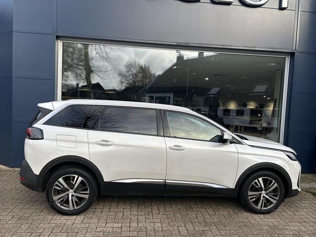 Peugeot 5008 1.2 Turbo 130 PK Allure Pack | Trekhaak | 7-Zitplaatsen | Navigatie | Full LED Verlichting | Stoelverwarming | Keyless Entry & Start | Electrische Achterklep | Climate Control Adaptief | Cruise Control | 18" Lichtmetalen Velgen | Camera | Dode Hoek Detect