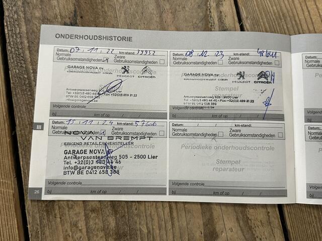 Peugeot 5008 1.2 PureTech Allure Avantage 7 PERSOONS PANORAMADAK VOL LEDER AFN. TREKHAAK STOELVERWARMING CRUISE CONTROL NAVIGATIE 3010