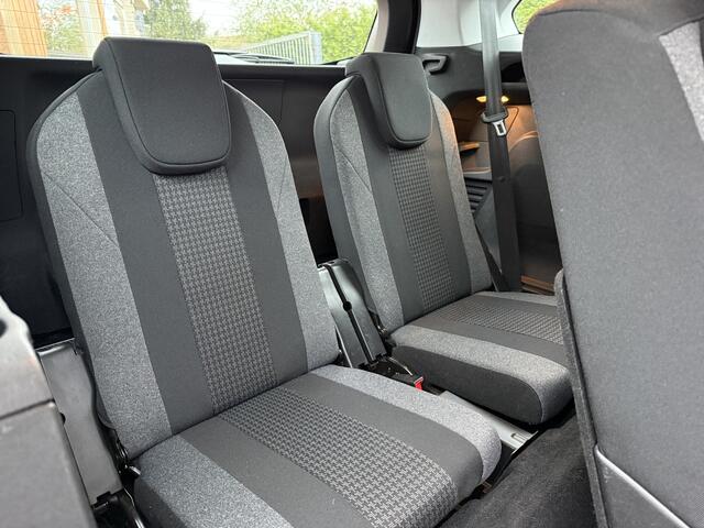 Peugeot 5008 130pk PT Executive 7p. Aut., Camera | Navi & CarPlay