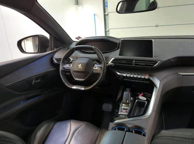 Peugeot 5008 1.5 HDI Automaat 7Pers. GT-Line / Panoramadak / Trekhaak / Pdc+Camera / Leder / Airco-ecc./ Xenon /