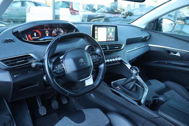 Peugeot 5008 1.2 PT ALLURE 7PERS. | PANO | CARPLAY | VIRT. COCKPIT | PDC | STOELVERW.