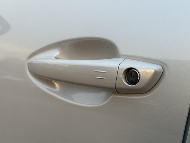 Peugeot 5008 GT 1.2 Hybrid 136PK e-DCS6 Automaat Navigatie, Rondomzichtcamera, Keyless, Adaptieve Cruise Control, Apple Carplay, Android Auto